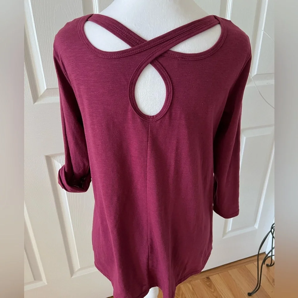 Nine 1 Eight purple cut out back high low tunic top size S NWT - Picture 2 of 6